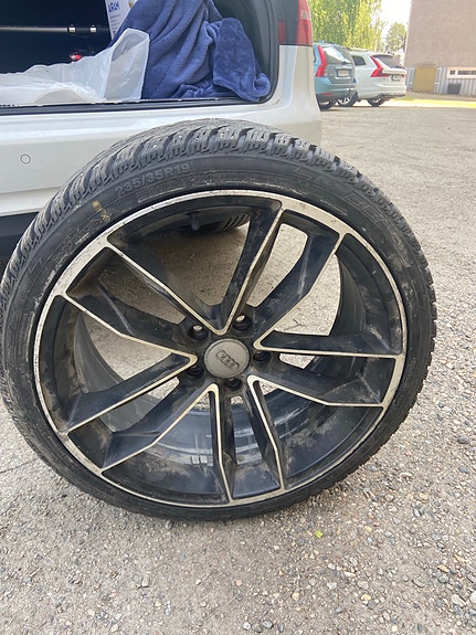 Myydään Audi alumiinivanteet, 4 kpl, koko 19
