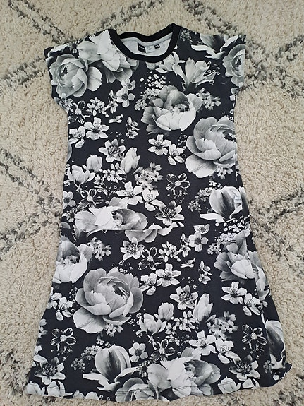 "Molo" merkkinen mekko, koko 146