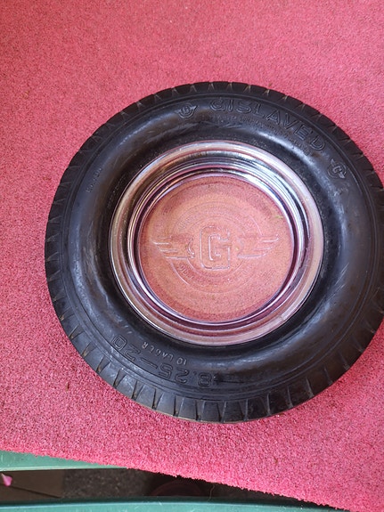 Iso Gislaver rengas tuhkakuppi 1