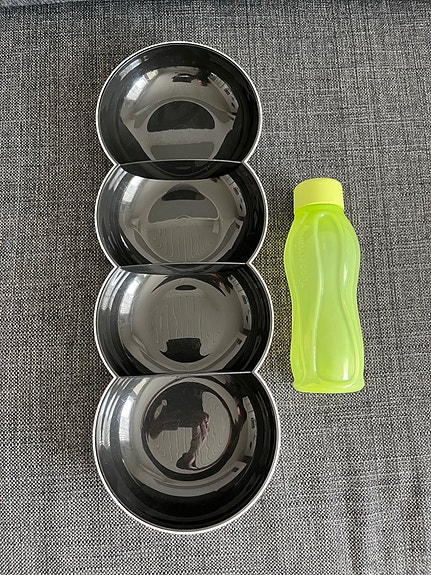 Tupperware kulho ja juomapullo
