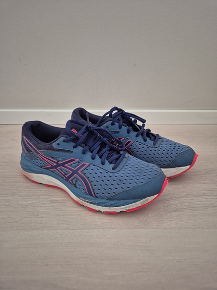 Asics Gel Cumulus, koko 39