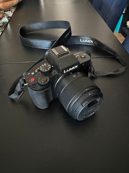 Panasonic Lumix G100 + LUMIX G Lens 25mm F1.7