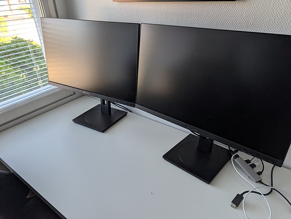 2× Philips 242S1