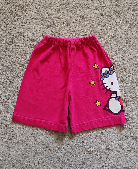 pikku shortsit