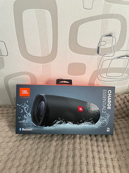 JBL kaiutin