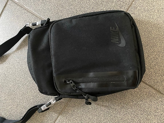Nike olkalaukku kangas unisex musta