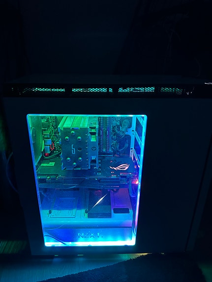 Pelitietokone GTX 1070 8 GB / i5-6600K / 16 GB / SSD + 3 TB / Windows 11