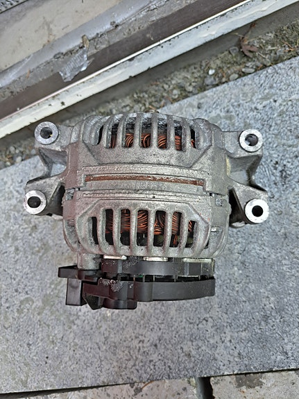 Vw audi a4 B6 2,0 Laturi alkuperäinen 120a 14v