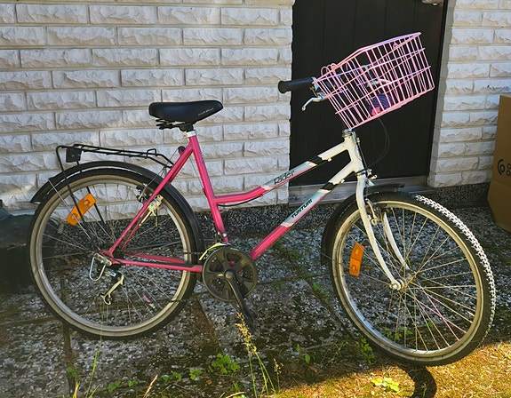 Tunturi Rider 26" naisten hybridipyörä + kori ja lukko
