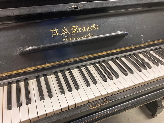 Antiikkinen piano