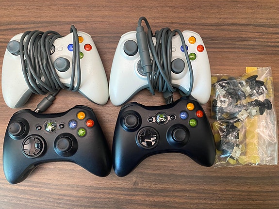 4kpl Xbox 360 ohjaimet