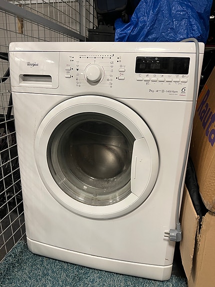 Whirlpool edestä täytettävä pesukone 7 kg valkoinen