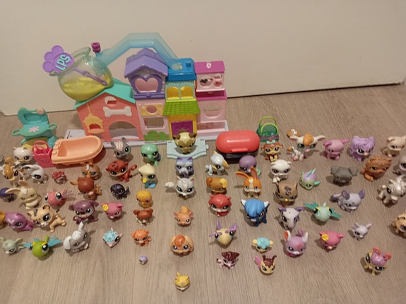 75 kpl Littlest Pet Shop- figuureja, LPS talo ja tarvikkeita