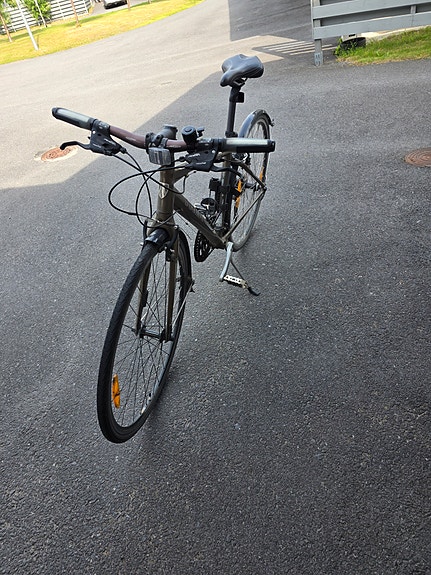 Trek hybridi-pyörä