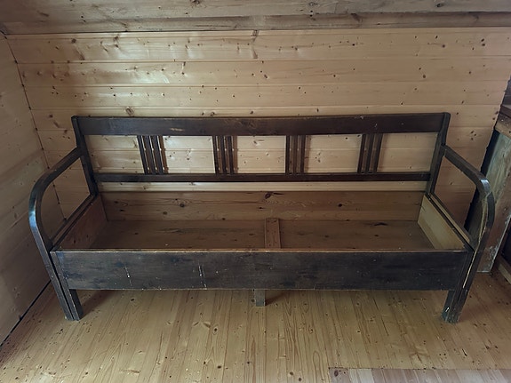 Entisajan levitettävä puusänky