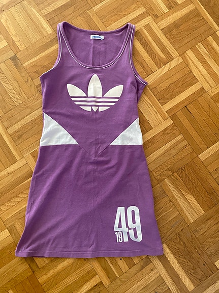 Adidas trefoil mekko koko 34 violetti