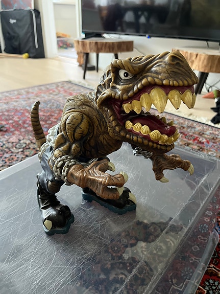Extreme Dinosaurs Mega T-bone
