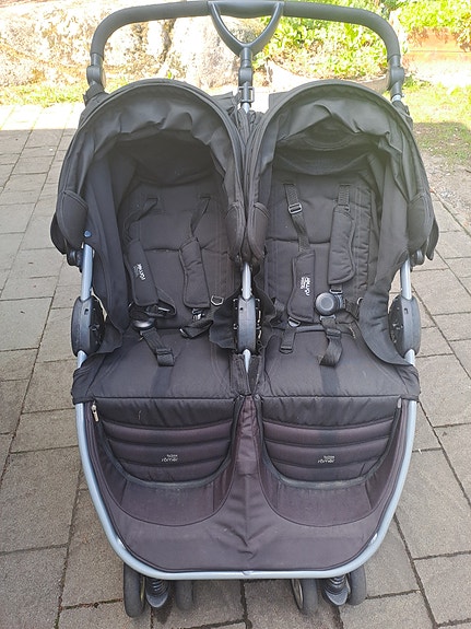 Britax tuplarattaat musta