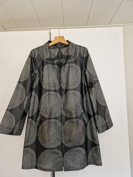 Marimekko sadetakki pippurikerä S