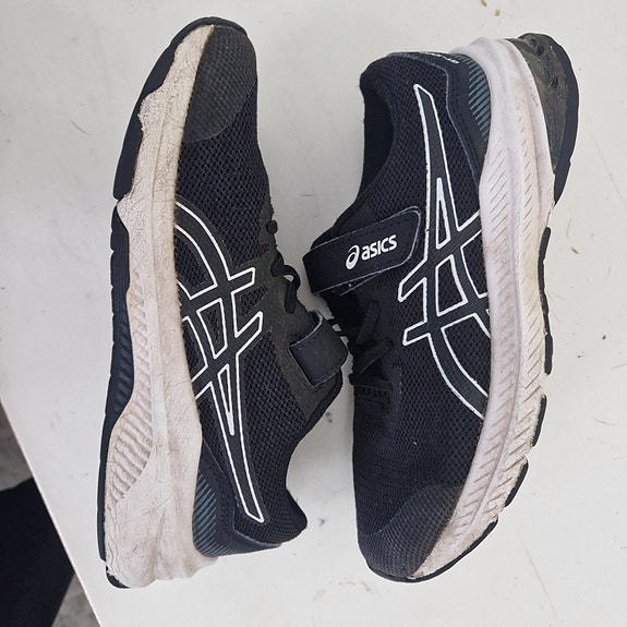 Asics lenkkarit 33
