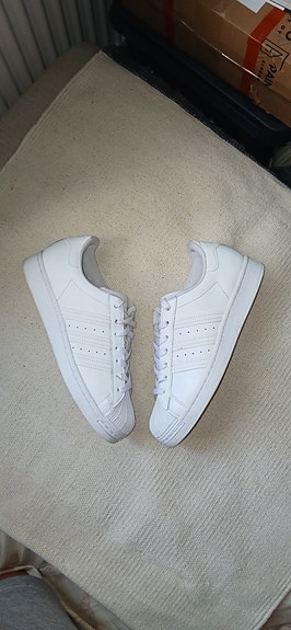 Adidas Superstar "Triple White" tennarit, koko 40 2/3