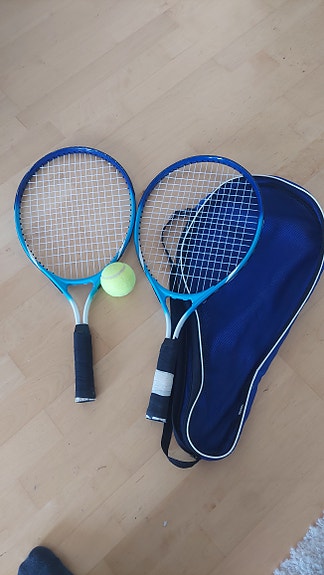 Lasten tennismailat ja pallo