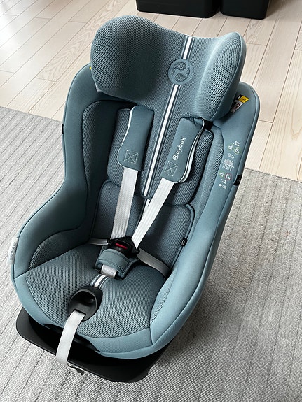 Huippukuntoinen Cybex Sirona & Base G -telakka 10/2025