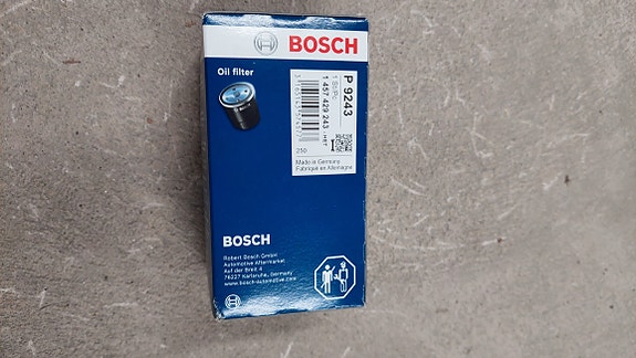 Bosch P9243 öljynsuodatin mm. VW Passat 2.0 Fsi