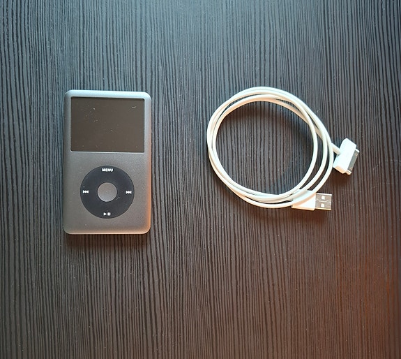 Apple iPod classic 160GB ja Onkyo ND-S1 -telakka