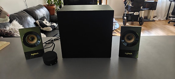 Kaiuttimet Logitech Z533