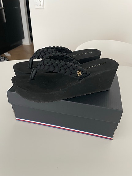 Tommy Hilfiger sandaalit