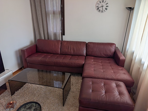 Natuzzi viininpunainen nahkasohva