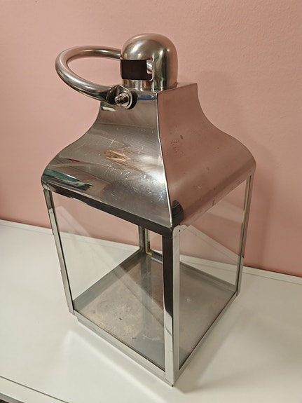 Metallinen lyhty