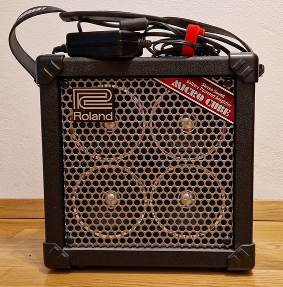 Roland MicroCube RX kitara / laulu / puhe -vahvistin