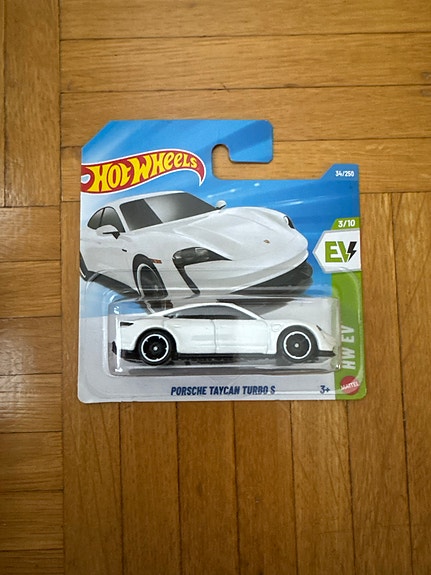 Hot Wheels Porsche Taycan Turbo S