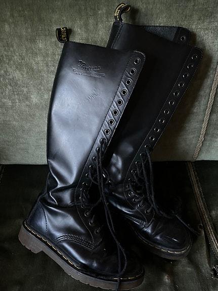 Pitkät dr. martens saappaat, 37, 20-reikäiset, nahkaa
