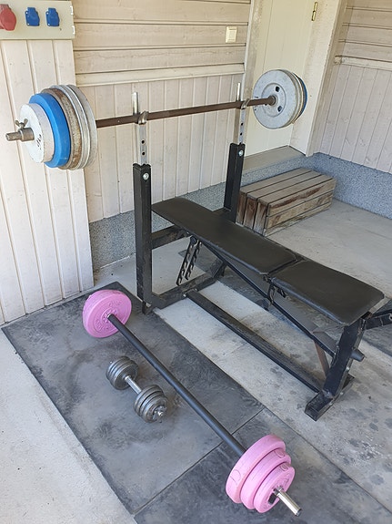 painonnosto penkki+100 kg painot