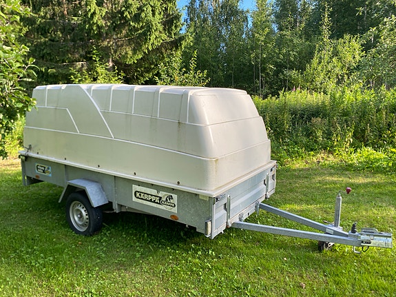 Kuomullinen Kärppä peräkärry