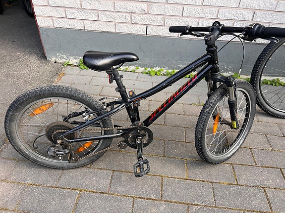 Specialized lasten maastopyörä 20" musta