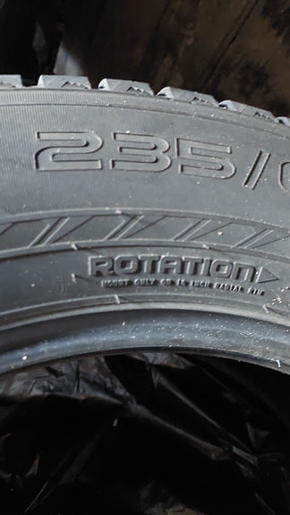 235/60 R18 nastarenkaat