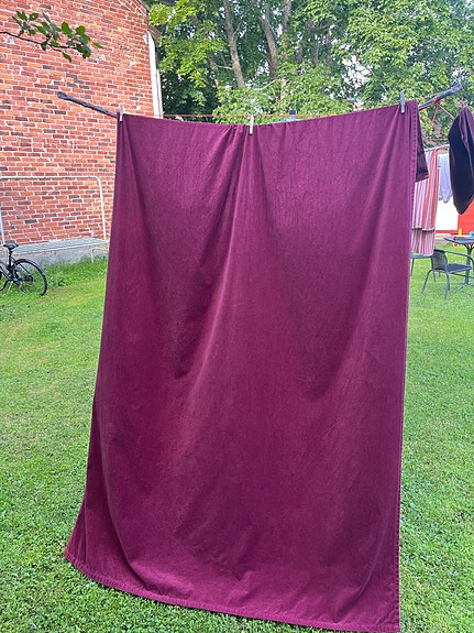IKEA viininpunainen samettiverho