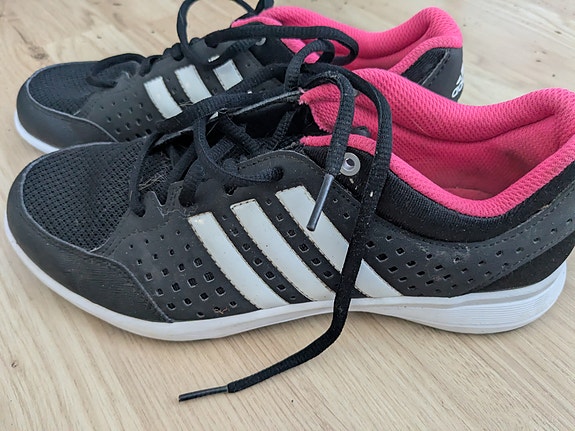 Adidas naisten urheilukengät [ALE]