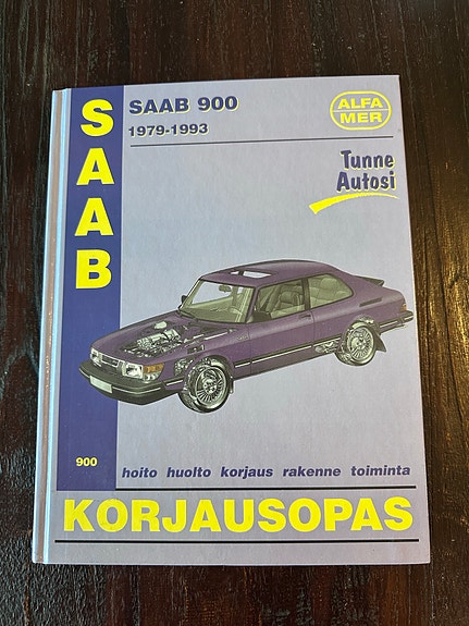 Alfamerin suomenkielinen Saab 900 korjausopas