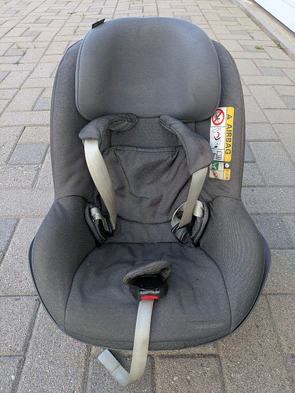 Maxi-Cosi Two Way Pearl turvaistuin ja Two Way FIX telakka