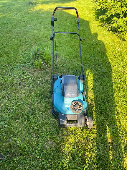 Varattu! Korjattavaksi Makita DLM432 ruohonleikkurin runko