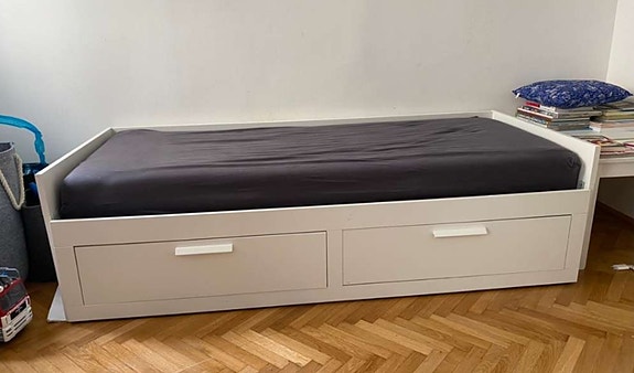 Brimnes Sänky ja yksi patja