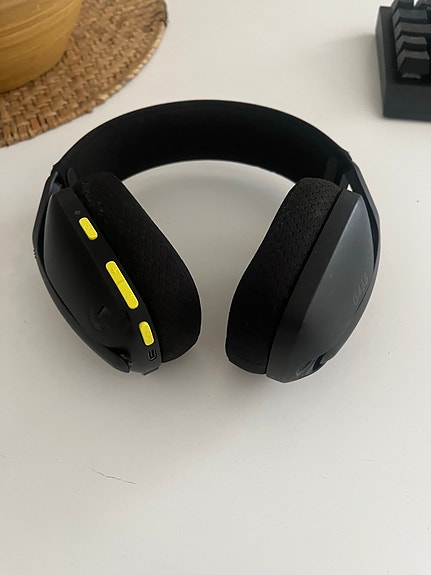 Logitech pelikuulokkeet