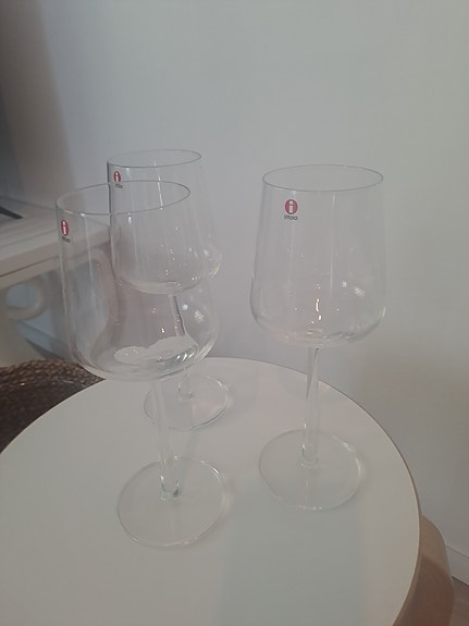 Iittala Essence punaviinilaseja