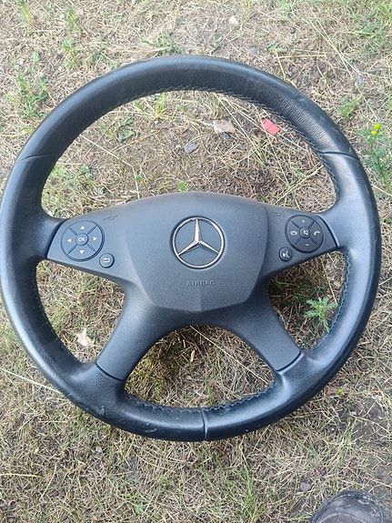 Mercedes-Benz w204 farmari osia
