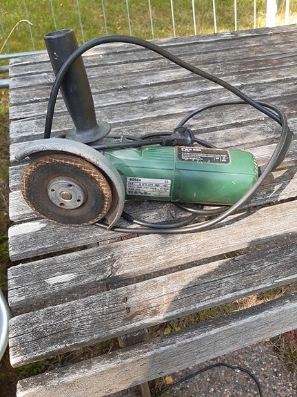 BOSCH PWS 650 kulmahiomakone 650W + hiomalaikka + virtajohto